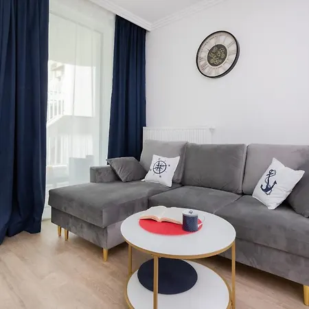 Apartment Redlowo & 2 Bedrooms & Parking By Renters
