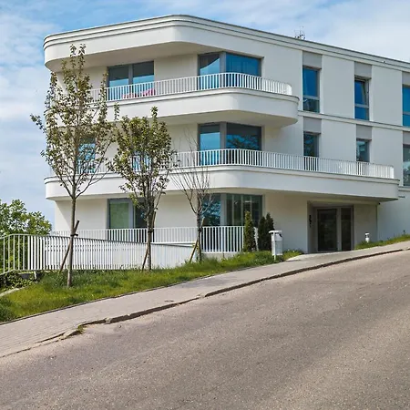 Redlowo & 2 Bedrooms & Parking By Renters *