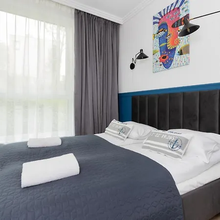 Redlowo & 2 Bedrooms & Parking By Renters