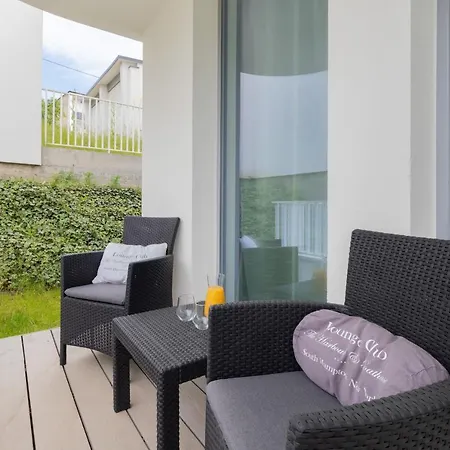 Redlowo & 2 Bedrooms & Parking By Renters 아파트