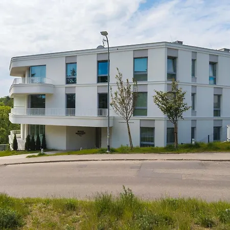 Redlowo & 2 Bedrooms & Parking By Renters Apartment Gdynia
