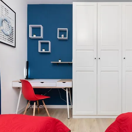 Redlowo & 2 Bedrooms & Parking By Renters * Gdynia