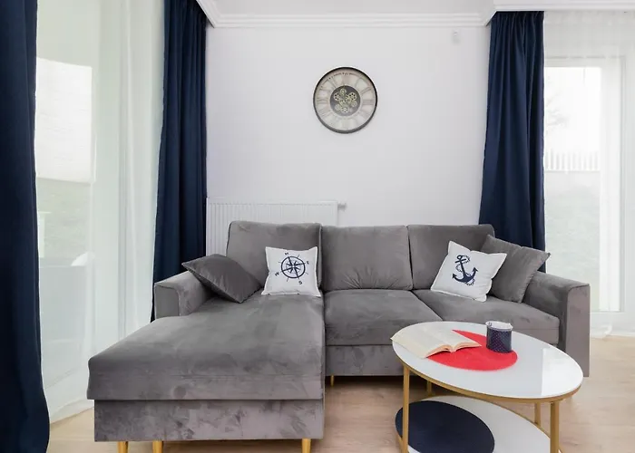 Redlowo & 2 Bedrooms & Parking By Renters