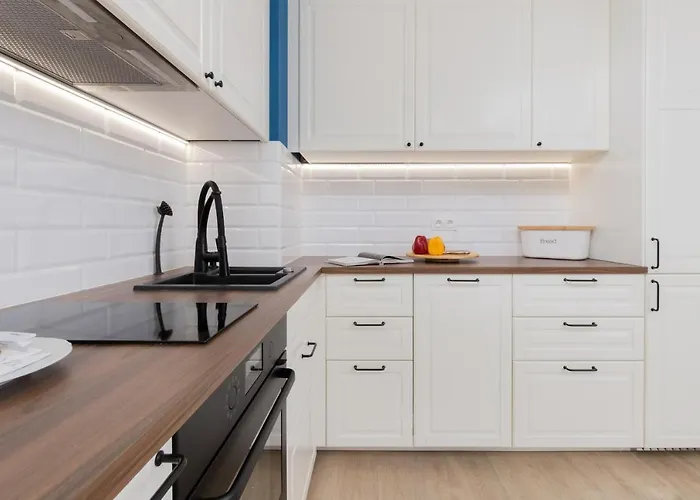 Redlowo & 2 Bedrooms & Parking By Renters Appartement *