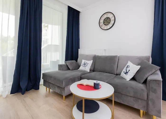 Appartement Redlowo & 2 Bedrooms & Parking By Renters