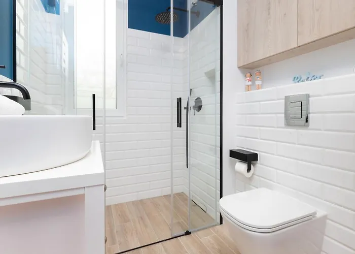 Redlowo & 2 Bedrooms & Parking By Renters Appartement *